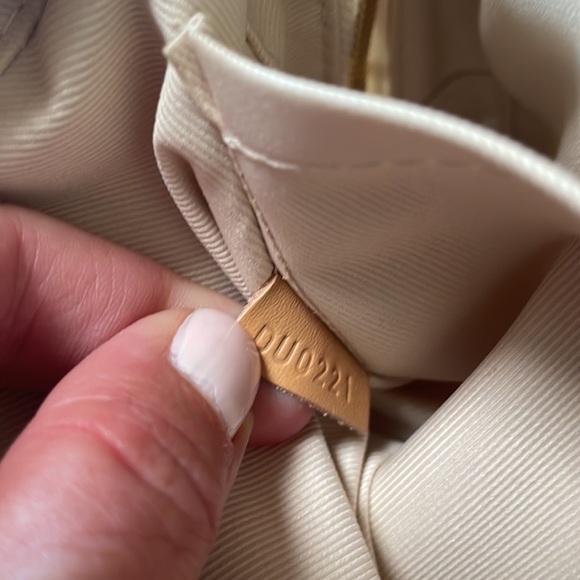 AUTHENTIC LOUIS VUITTON BAG - Picture 8 of 16